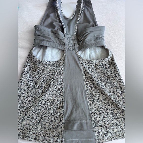 Lululemon Athletica Tone It Tank- Gray Floral - Picture 4 of 8